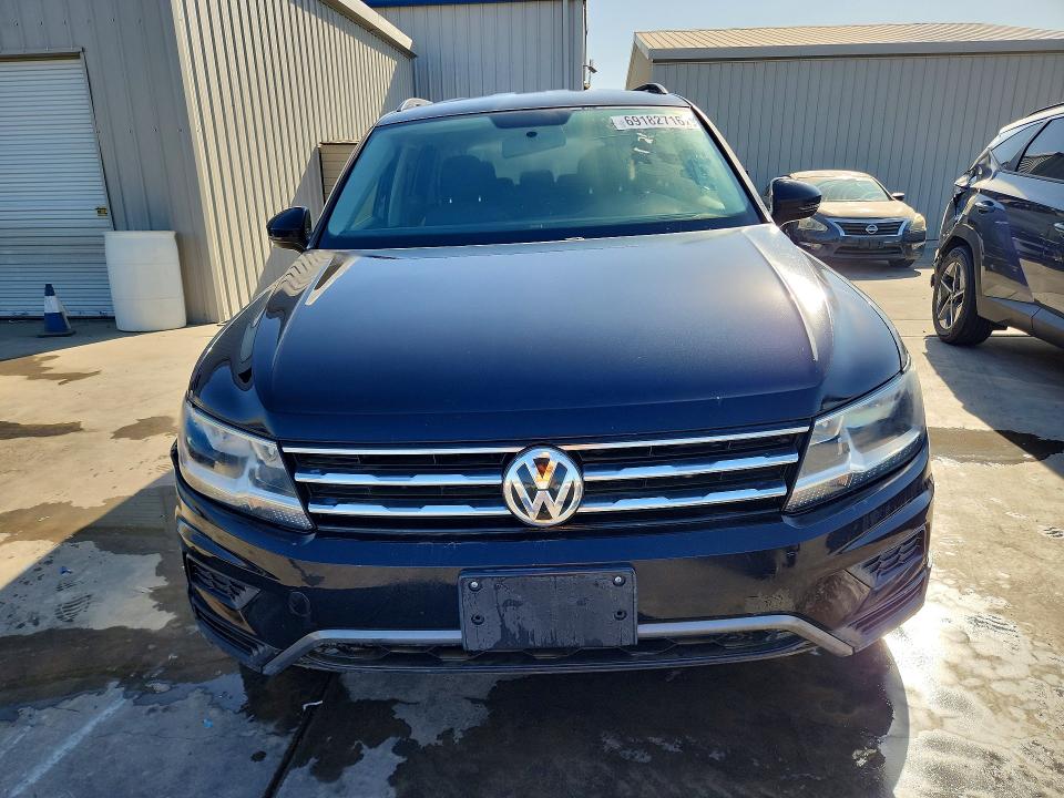 Продажа на аукционе авто 2021 Volkswagen Tiguan, vin: 3VV1B7AX0MM121215, номер лота: 69182716