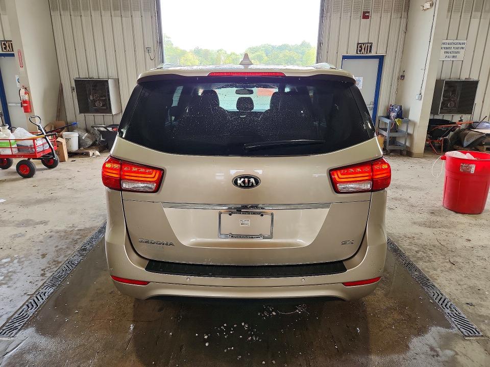 2015 Kia Sedona მანქანა იყიდება აუქციონზე, vin: KNDMC5C18F6019640, აუქციონის ნომერი: 67126696