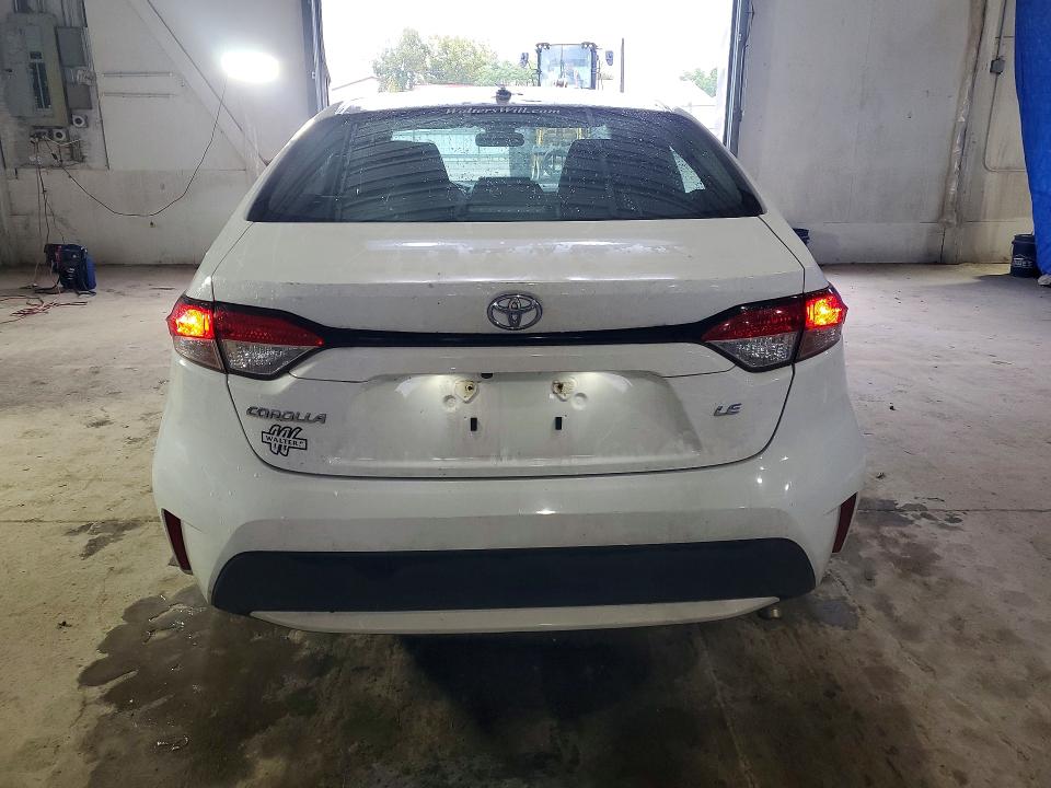 68361426 :رقم المزاد ، 5YFEPMAE6MP213789 vin ، 2021 Toyota Corolla مزاد بيع