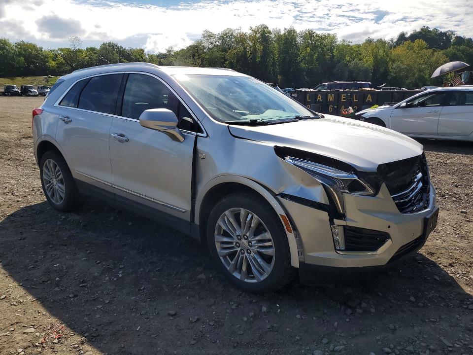 69780706 :رقم المزاد ، 1GYKNFRS2KZ131537 vin ، 2019 Cadillac Xt5 مزاد بيع