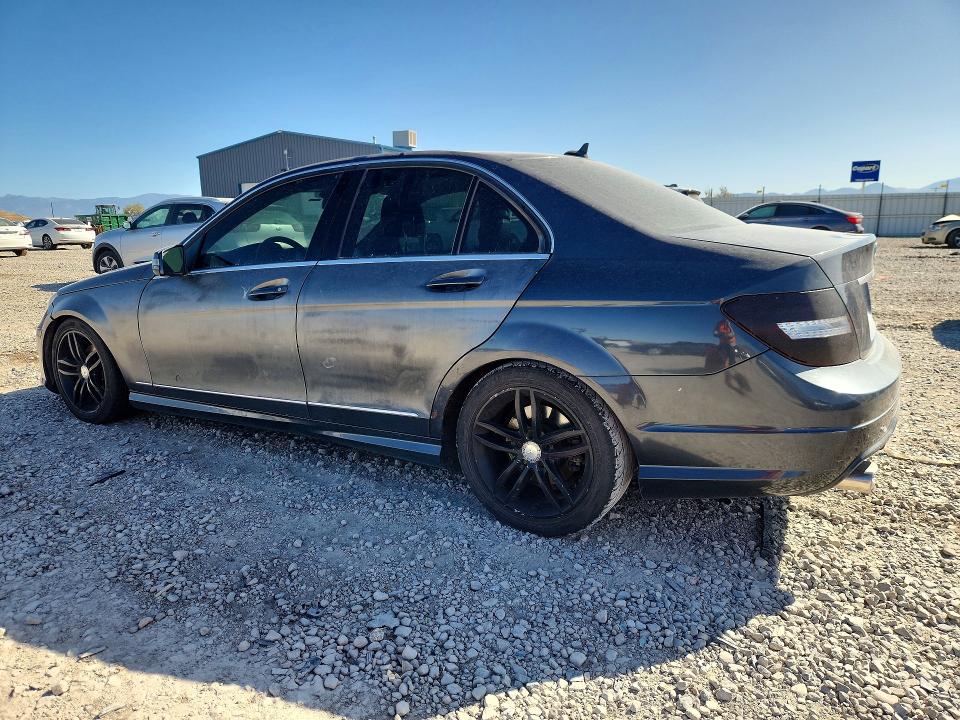2013 Mercedes-benz C მანქანა იყიდება აუქციონზე, vin: WDDGF4HB3DR267618, აუქციონის ნომერი: 67335996