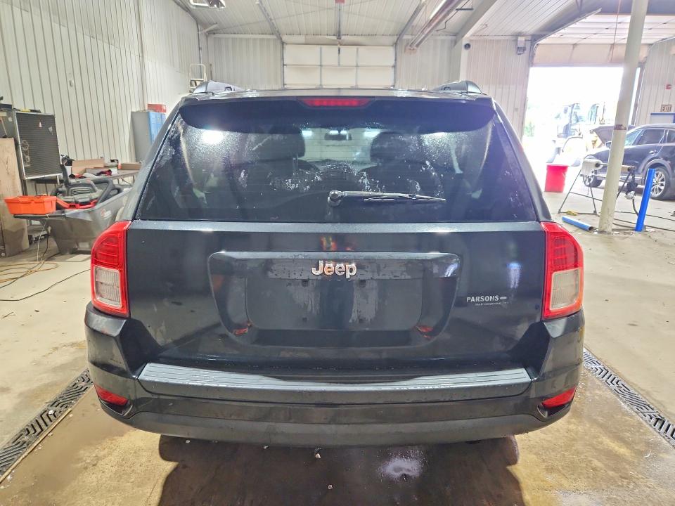 68915076 :رقم المزاد ، 1J4NT1FA0BD193131 vin ، 2011 Jeep Compass مزاد بيع