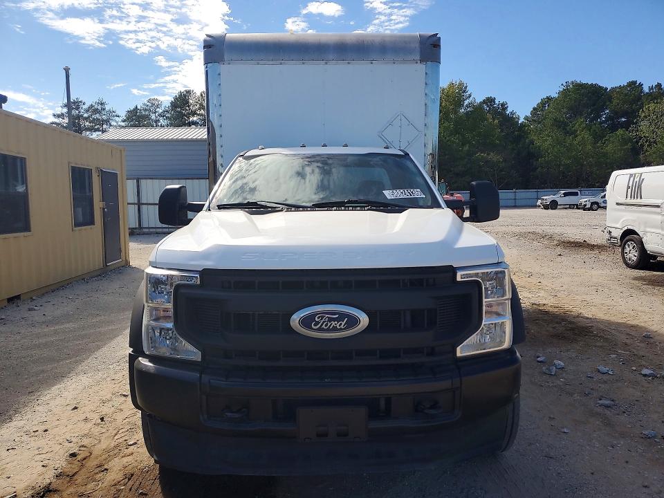 58824136 :رقم المزاد ، 1FDUF4GN4MED23058 vin ، 2021 Ford F450 مزاد بيع