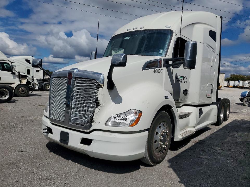 Auction sale of the 2021 Kenworth Construction, vin: 1XKYDP9X2MJ439415, lot number: 70295666