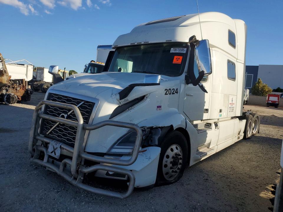 2024 Volvo Vn მანქანა იყიდება აუქციონზე, vin: 4V4NC9EJXRN624587, აუქციონის ნომერი: 70675586
