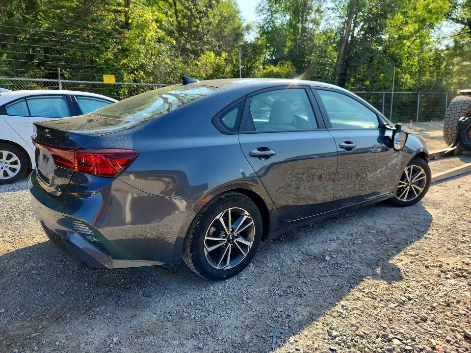 66960206 :رقم المزاد ، 3KPF24AD7NE435528 vin ، 2022 Kia Forte مزاد بيع