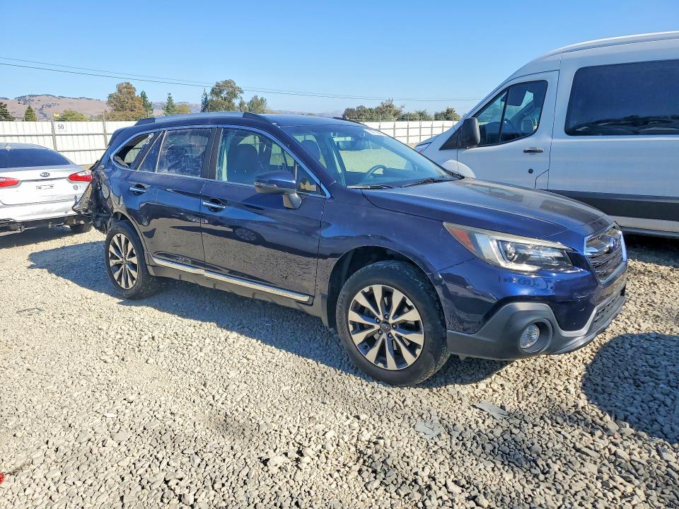 Продажа на аукционе авто 2018 Subaru Outback, vin: 4S4BSATC7J3221556, номер лота: 68763606
