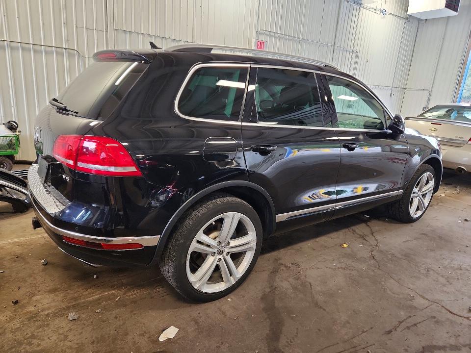 2017 Volkswagen Touareg მანქანა იყიდება აუქციონზე, vin: WVGGF7BPXHD006761, აუქციონის ნომერი: 67970176