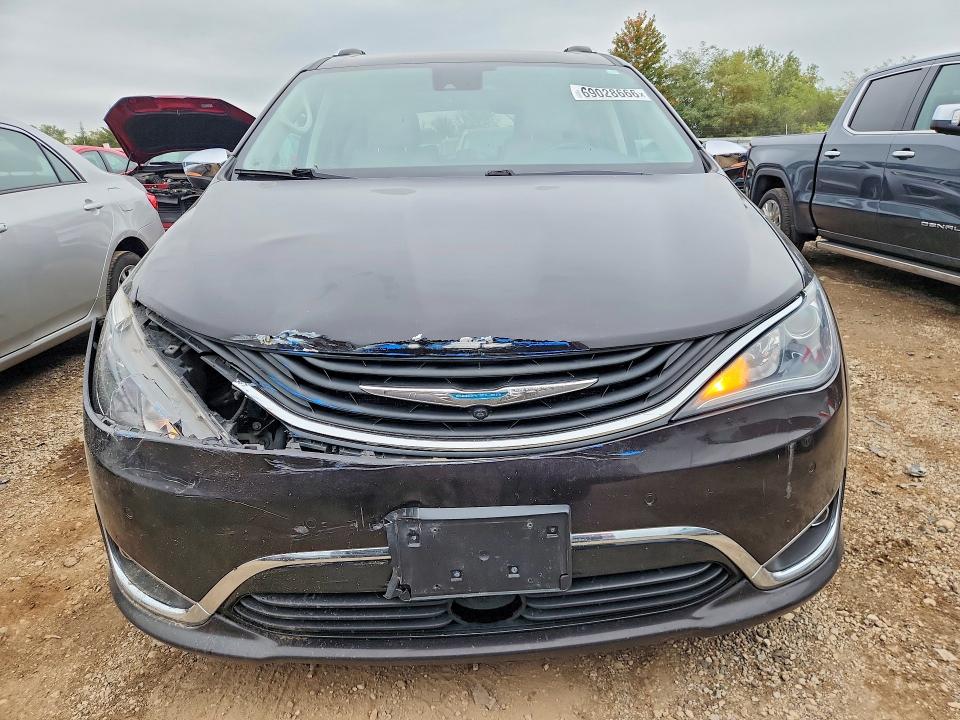 Продажа на аукционе авто 2018 Chrysler Pacifica, vin: 2C4RC1N79JR118260, номер лота: 69028666