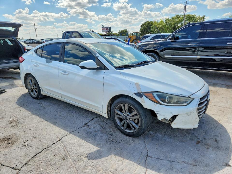 68507196 :رقم المزاد ، 5NPD84LF5HH115077 vin ، 2017 Hyundai Elantra مزاد بيع