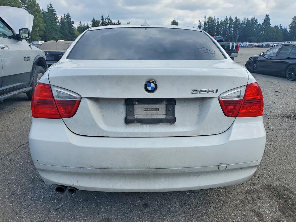 Продажа на аукционе авто 2008 Bmw 328, vin: WBAVC53538FZ86051, номер лота: 69372376