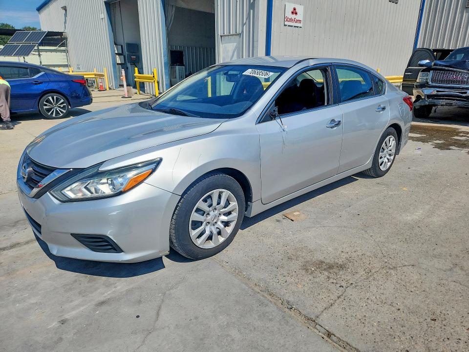 2017 Nissan Altima მანქანა იყიდება აუქციონზე, vin: 1N4AL3AP2HN314018, აუქციონის ნომერი: 70658506