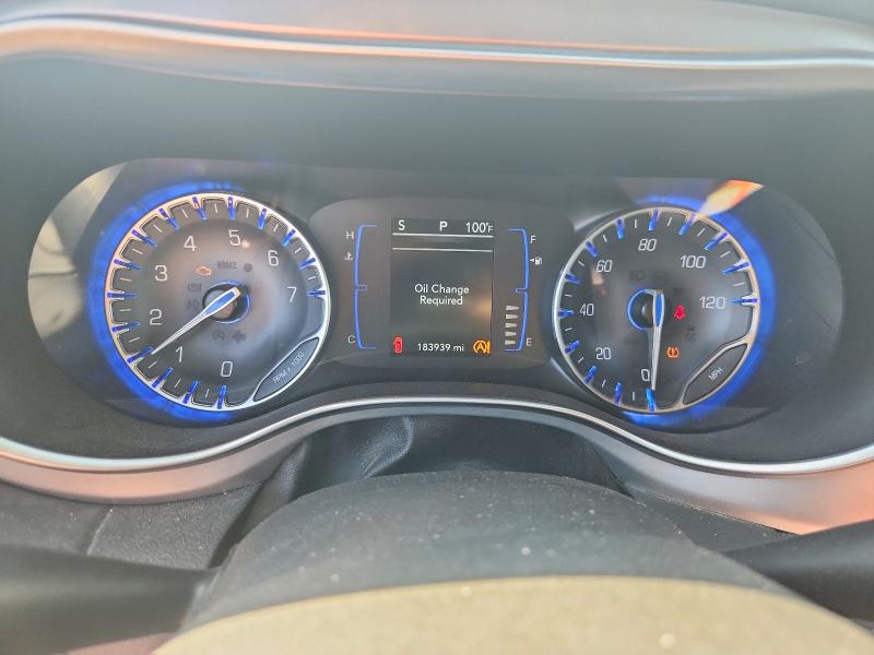 67811006 :رقم المزاد ، 2C4RC1FG1JR357915 vin ، 2018 Chrysler Pacifica مزاد بيع