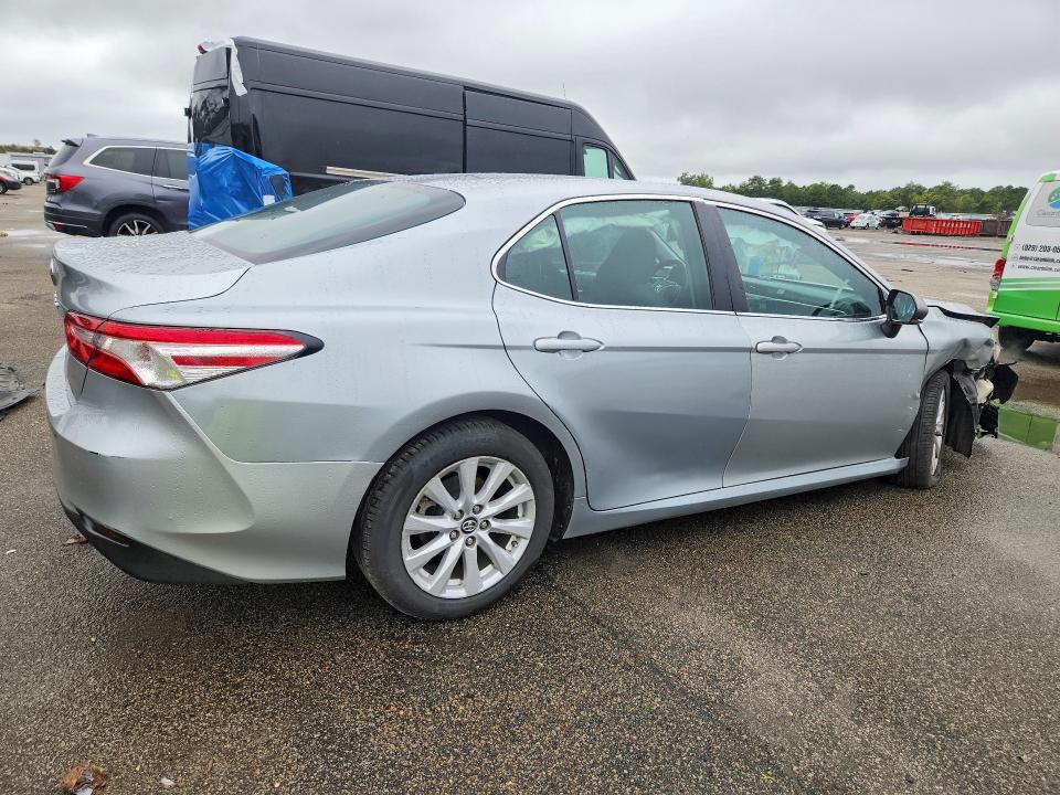 Продаж на аукціоні авто 2018 Toyota Camry, vin: 4T1B11HK0JU541783, номер лоту: 70623676