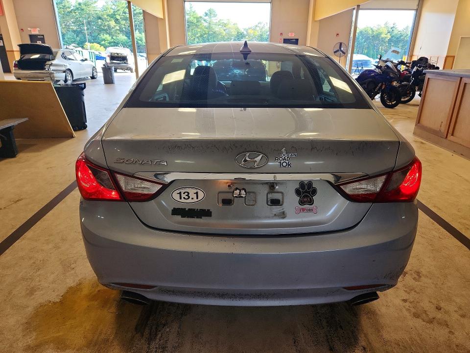 2011 Hyundai Sonata მანქანა იყიდება აუქციონზე, vin: 5NPEC4AC1BH264010, აუქციონის ნომერი: 70173666
