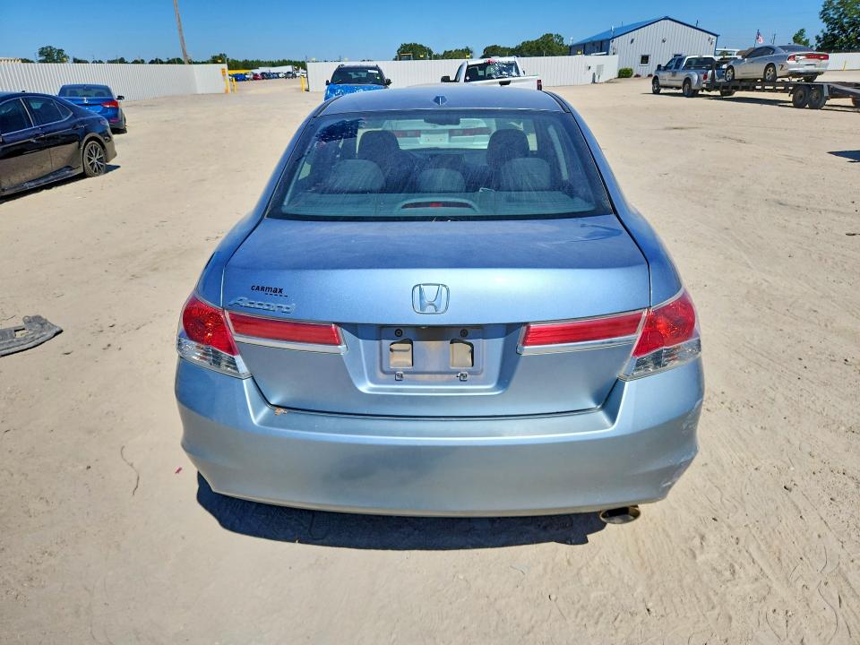 70468736 :رقم المزاد ، 1HGCP2F86BA041961 vin ، 2011 Honda Accord مزاد بيع