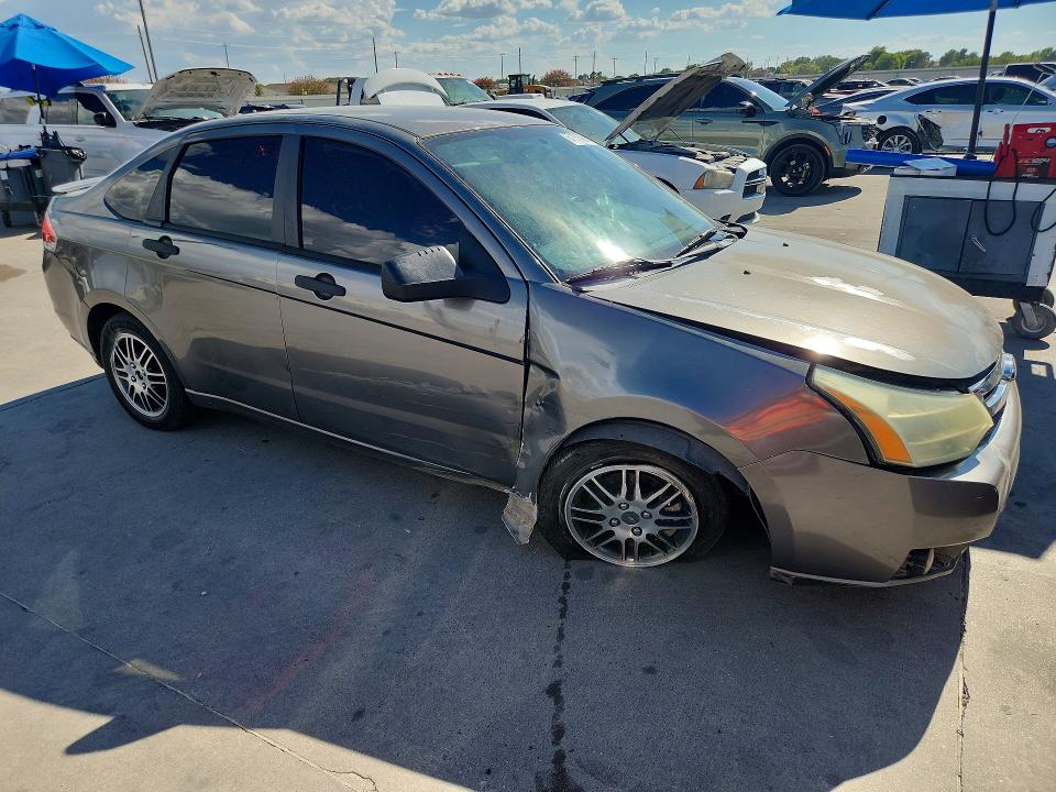67121396 :رقم المزاد ، 1FAHP3FNXBW147595 vin ، 2011 Ford Focus مزاد بيع