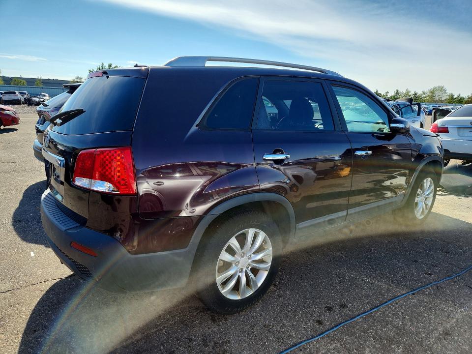 2011 Kia Sorento მანქანა იყიდება აუქციონზე, vin: 5XYKTDA20BG159556, აუქციონის ნომერი: 70291646