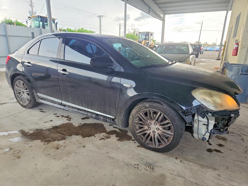 68030906 :رقم المزاد ، JS2RE9A87C6100296 vin ، 2012 Suzuki Kizashi مزاد بيع