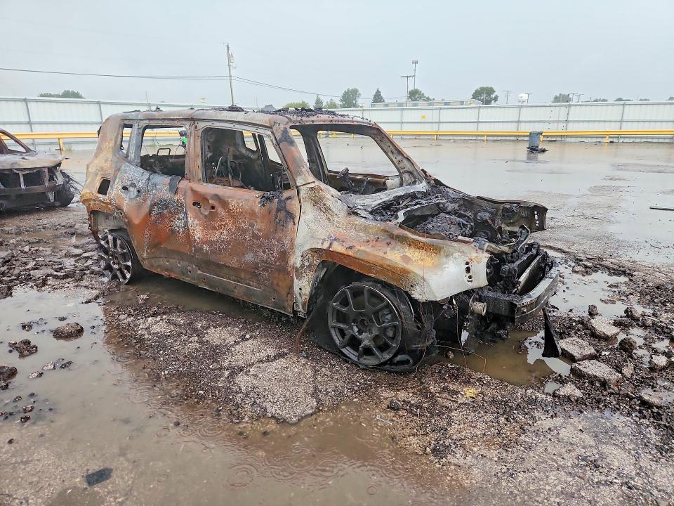 69635746 :رقم المزاد ، ZACNJBBB3LPL32443 vin ، 2020 Jeep Renegade مزاد بيع