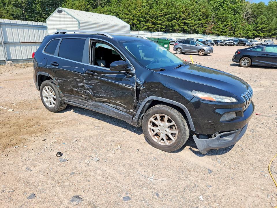 67814836 :رقم المزاد ، 1C4PJLCS3EW115304 vin ، 2014 Jeep Cherokee مزاد بيع