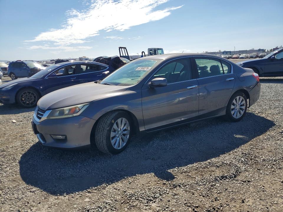 Auction sale of the 2014 Honda Accord, vin: 1HGCR2F81EA185660, lot number: 67369276