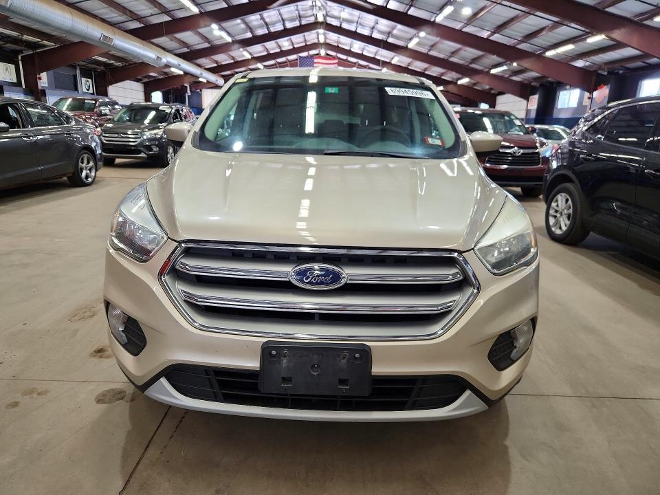 69945996 :رقم المزاد ، 1FMCU9GD2HUD23738 vin ، 2017 Ford Escape مزاد بيع