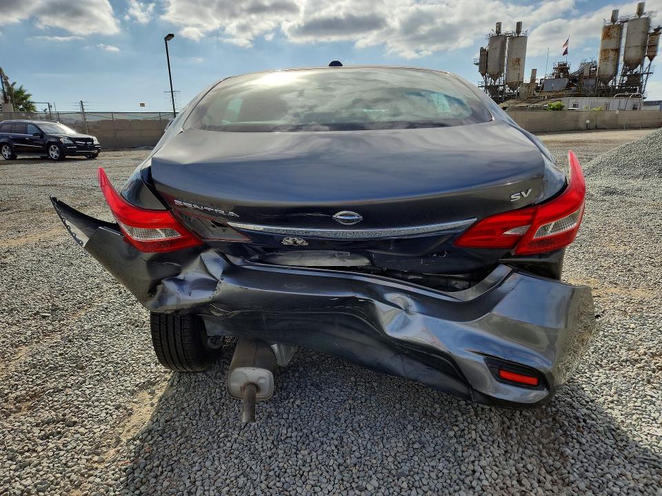 69073306 :رقم المزاد ، 3N1AB7AP0JY253087 vin ، 2018 Nissan Sentra مزاد بيع
