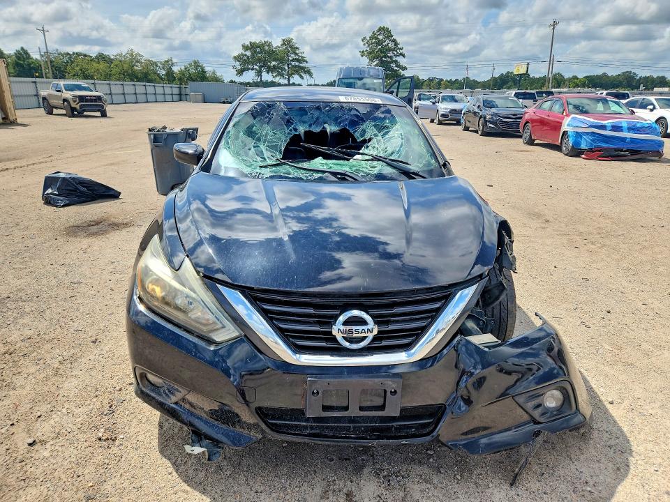 Продажа на аукционе авто 2017 Nissan Altima, vin: 1N4AL3AP3HC188814, номер лота: 67855596