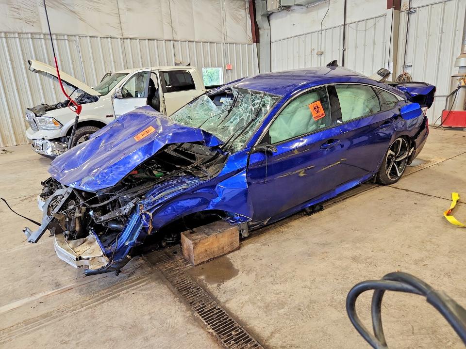 67311086 :رقم المزاد ، 1HGCV1F3XNA121692 vin ، 2022 Honda Accord مزاد بيع