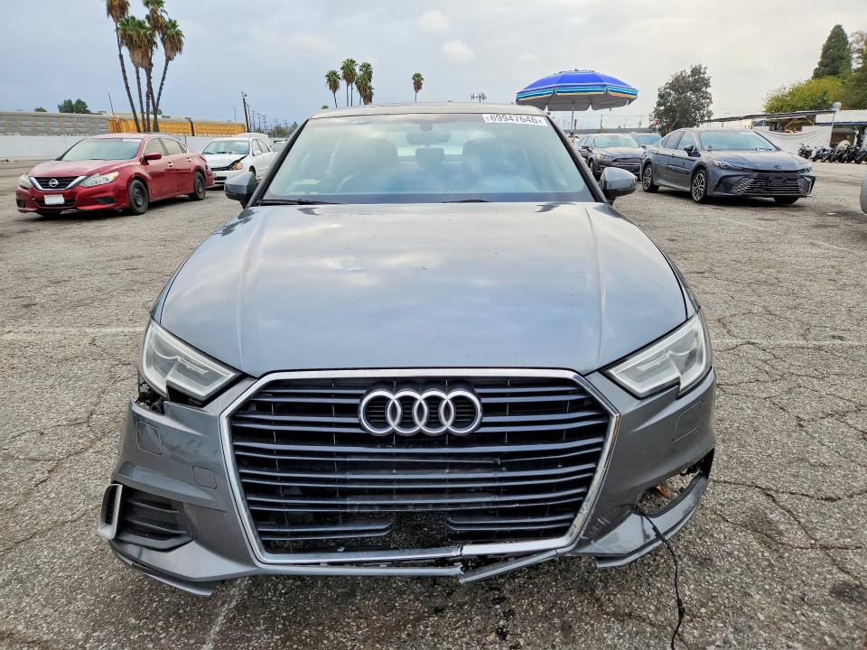 69947646 :رقم المزاد ، WAUAUGFF2J1041512 vin ، 2018 Audi A3 مزاد بيع