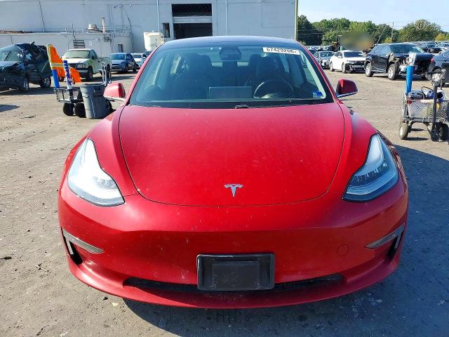 67429266 :رقم المزاد ، 5YJ3E1EB2JF133425 vin ، 2018 Tesla Model 3 مزاد بيع