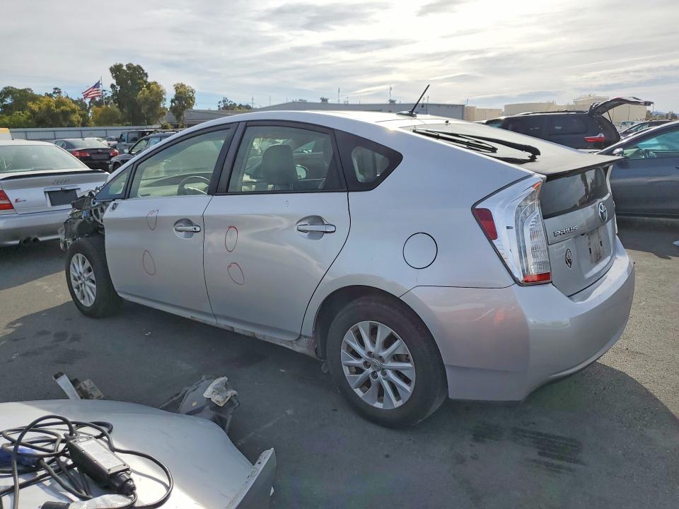 70122466 :رقم المزاد ، JTDKN3DP0C3026961 vin ، 2012 Toyota Prius Plug-in Hybrid مزاد بيع