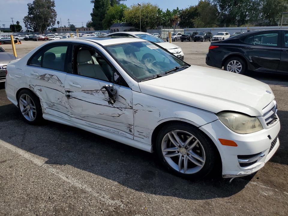 2013 Mercedes-benz C მანქანა იყიდება აუქციონზე, vin: WDDGF4HBXDA763434, აუქციონის ნომერი: 70099066