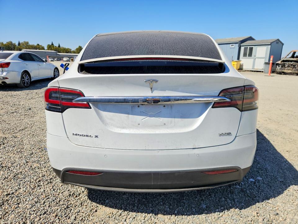 59411156 :رقم المزاد ، 5YJXCBE27HF059233 vin ، 2017 Tesla Model X مزاد بيع