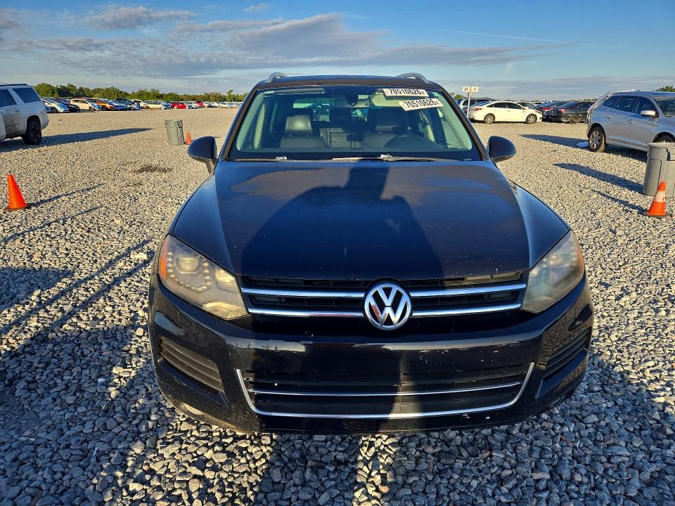 70510626 :رقم المزاد ، WVGFF9BP1BD001138 vin ، 2011 Volkswagen Touareg مزاد بيع