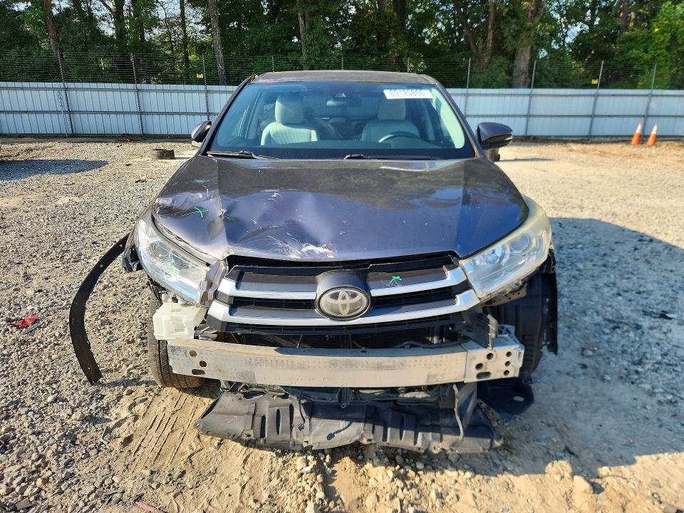 2017 Toyota Highlander მანქანა იყიდება აუქციონზე, vin: 5TDZARFH2HS030227, აუქციონის ნომერი: 69125866