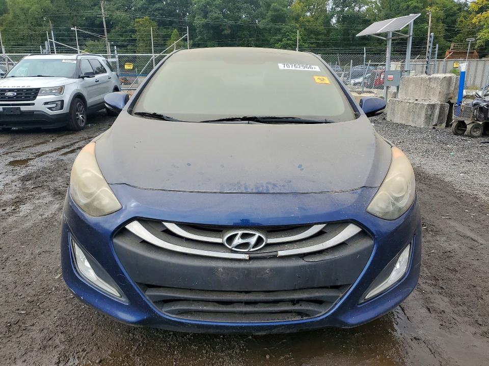 2013 Hyundai Elantra Gt მანქანა იყიდება აუქციონზე, vin: KMHD35LEXDU023647, აუქციონის ნომერი: 70762966
