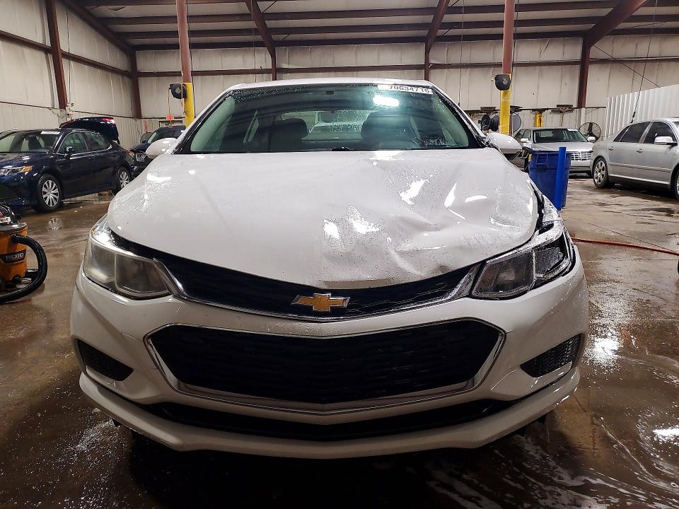 70634716 :رقم المزاد ، 1G1BB5SMXJ7129896 vin ، 2018 Chevrolet Cruze مزاد بيع