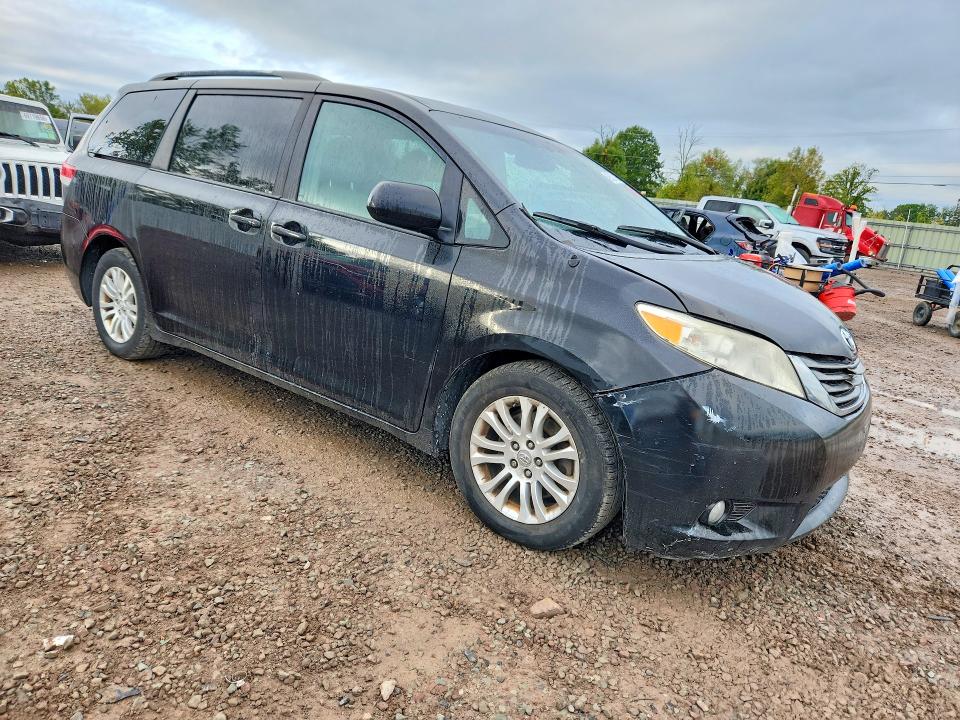 Продажа на аукционе авто 2014 Toyota Sienna, vin: 5TDYK3DC3ES426269, номер лота: 69527106