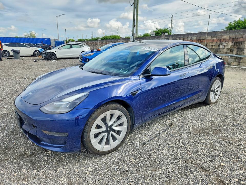 2022 Tesla Model 3 მანქანა იყიდება აუქციონზე, vin: 5YJ3E1EA1NF369898, აუქციონის ნომერი: 70176556