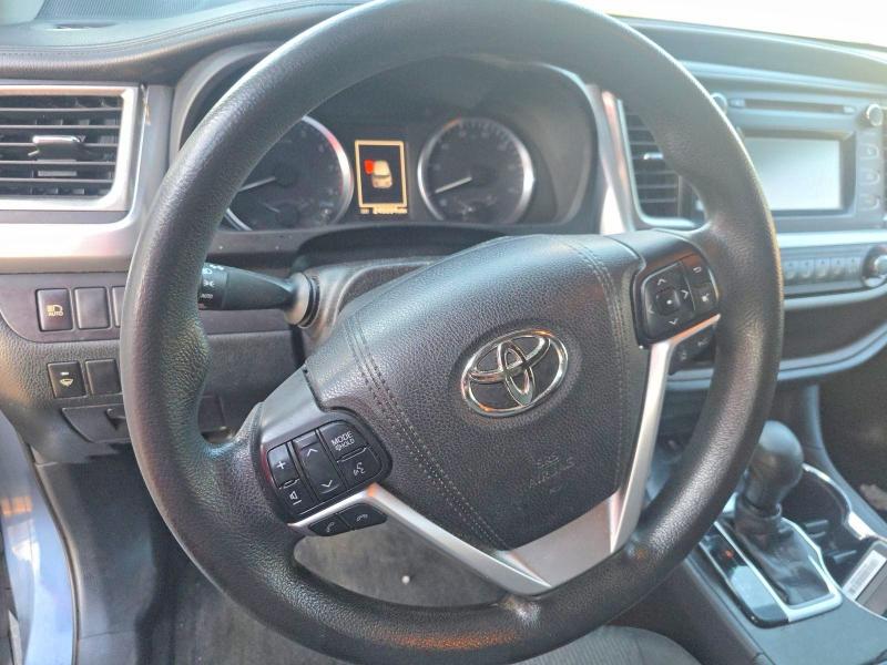 69829356 :رقم المزاد ، 5TDZZRFH2HS198054 vin ، 2017 Toyota Highlander مزاد بيع
