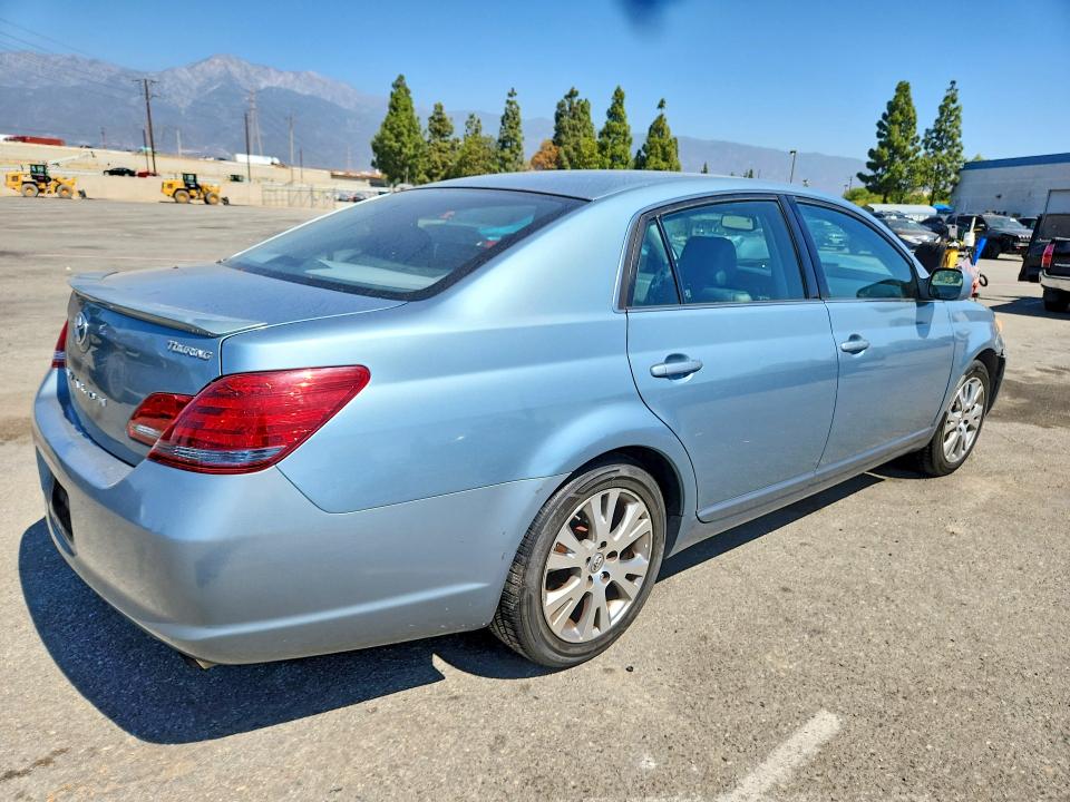 67562136 :رقم المزاد ، 4T1BK36BX8U282287 vin ، 2008 Toyota Avalon مزاد بيع