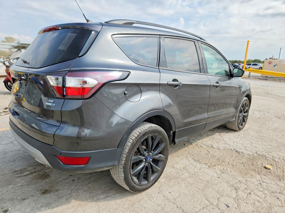 70505156 :رقم المزاد ، 1FMCU9GD6JUC87204 vin ، 2018 Ford Escape مزاد بيع