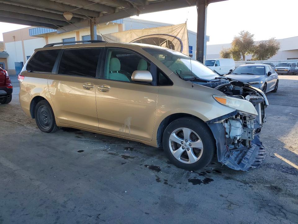 Aukcja sprzedaży 2011 Toyota Sienna, vin: 5TDKK3DC3BS034345, numer aukcji: 70841946