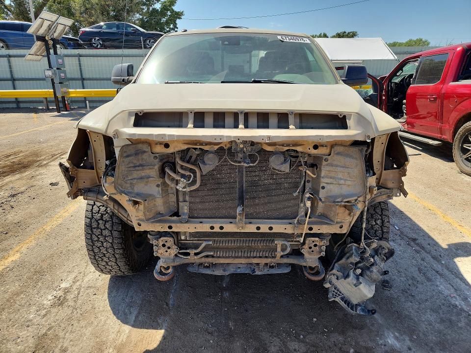67346976 :رقم المزاد ، 5TFUW5F19JX759249 vin ، 2018 Toyota Tundra مزاد بيع