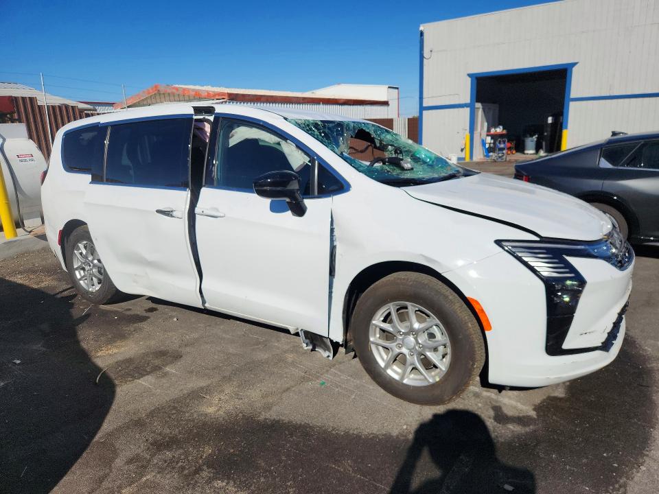 Продажа на аукционе авто 2027 Chrysler Pacifica, vin: 2C4RC1BG4VR595205, номер лота: 67286176