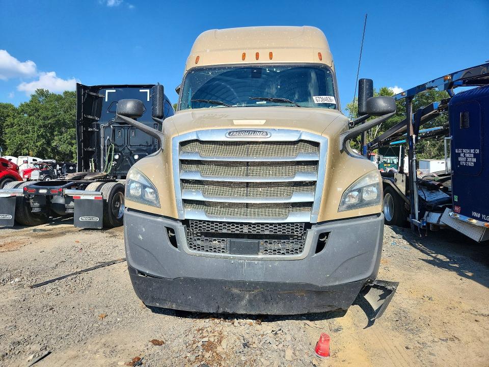 2018 Freightliner Cascadia 126 მანქანა იყიდება აუქციონზე, vin: 3AKJHHDR2JSJJ0386, აუქციონის ნომერი: 67384836