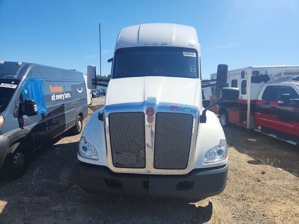 Продажа на аукционе авто 2020 Kenworth T680, vin: 1XKYDP9X6LJ398141, номер лота: 67902426