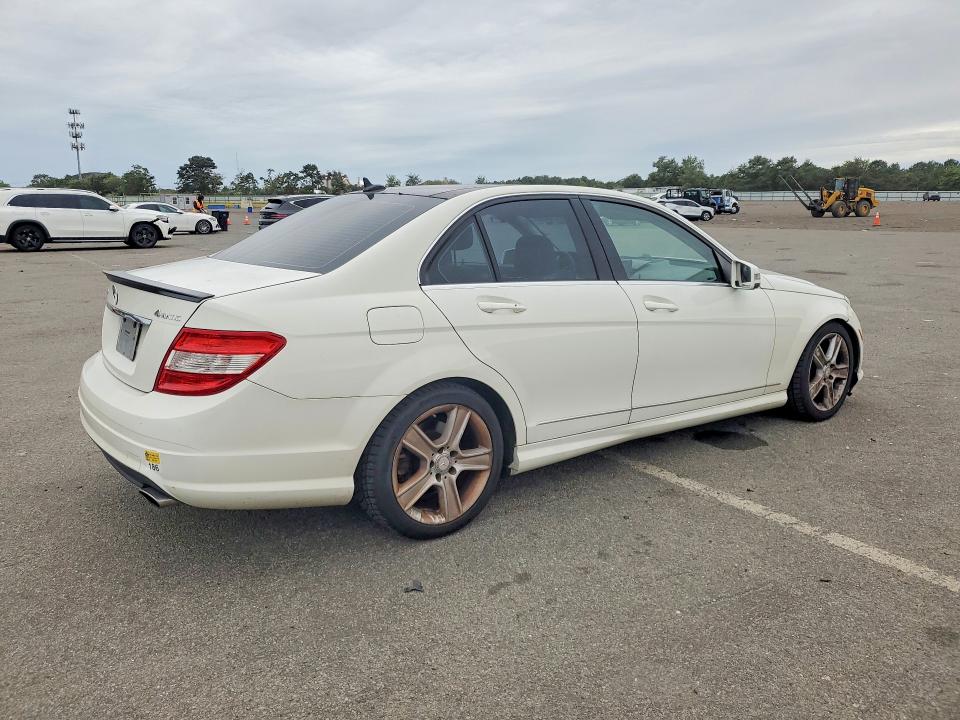 2011 Mercedes-benz C მანქანა იყიდება აუქციონზე, vin: WDDGF8BB4BR167508, აუქციონის ნომერი: 70213256